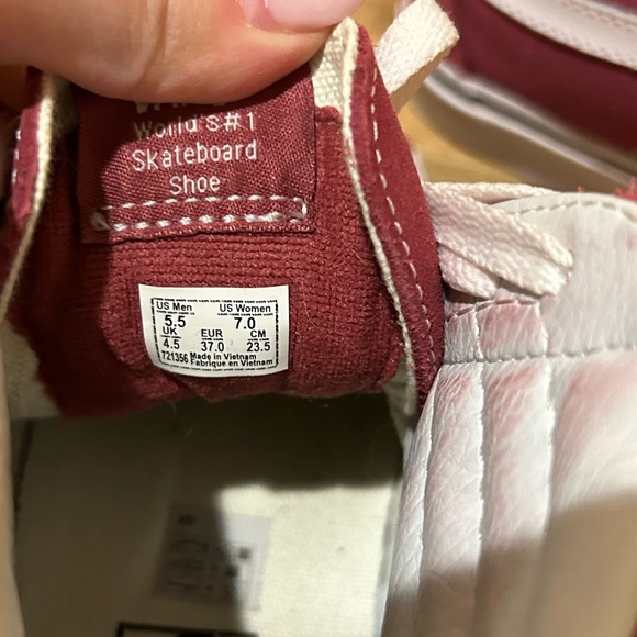 Vans High Top - Women’s 7 Men’s 5.5 - Picture 4 of 5